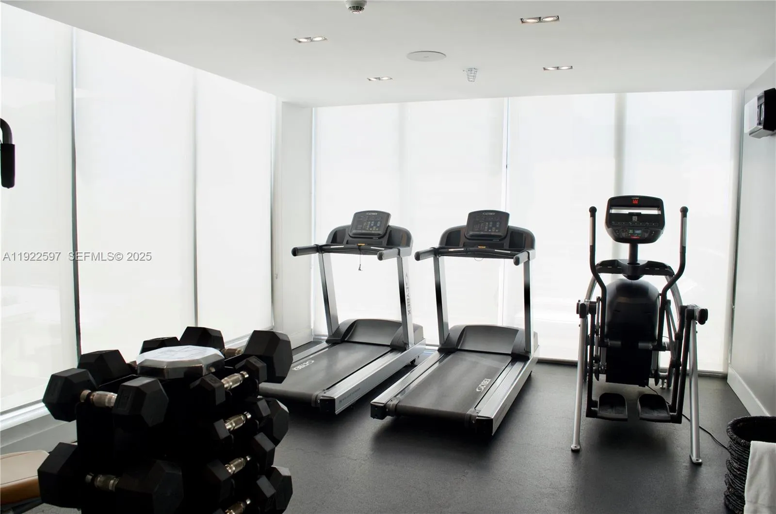 6080 Collins Ave 506, Miami Beach, Florida 33140, Miami Beach, Florida 33140, 1 Bedroom Bedrooms, ,1 BathroomBathrooms,Residential,For Sale,6080 Collins Ave 506, Miami Beach, Florida 33140,A11922597
