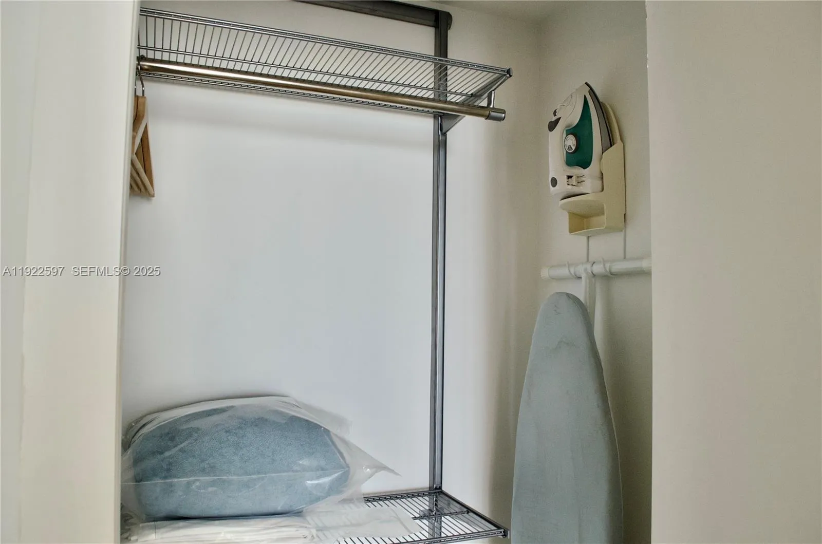 6080 Collins Ave 506, Miami Beach, Florida 33140, Miami Beach, Florida 33140, 1 Bedroom Bedrooms, ,1 BathroomBathrooms,Residential,For Sale,6080 Collins Ave 506, Miami Beach, Florida 33140,A11922597