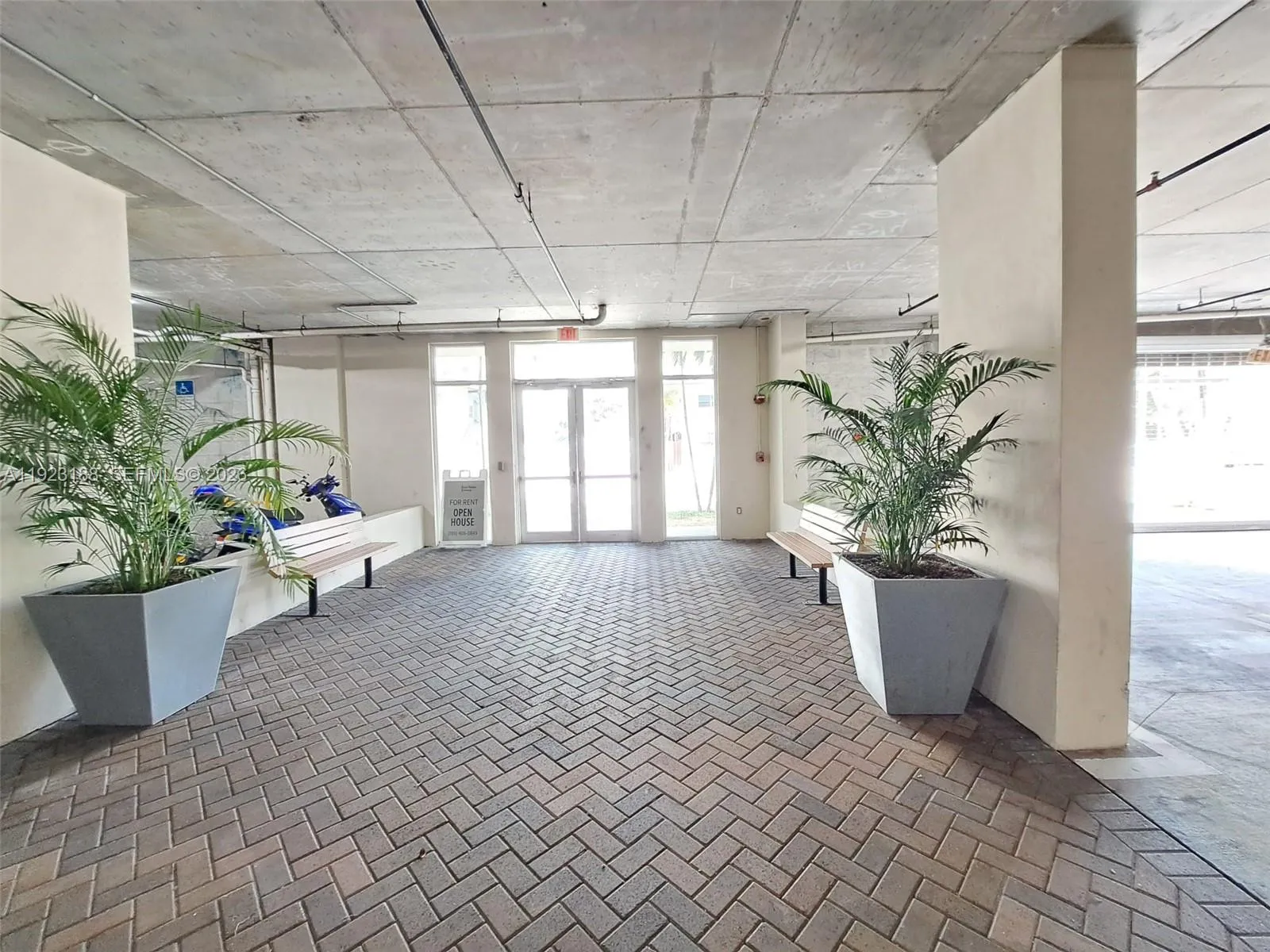 120 Sw 8th Ave 802, Miami, Florida 33130, Miami, Florida 33130, 1 Bedroom Bedrooms, ,1 BathroomBathrooms,Residential Lease,For Rent,120 Sw 8th Ave 802, Miami, Florida 33130,A11923188