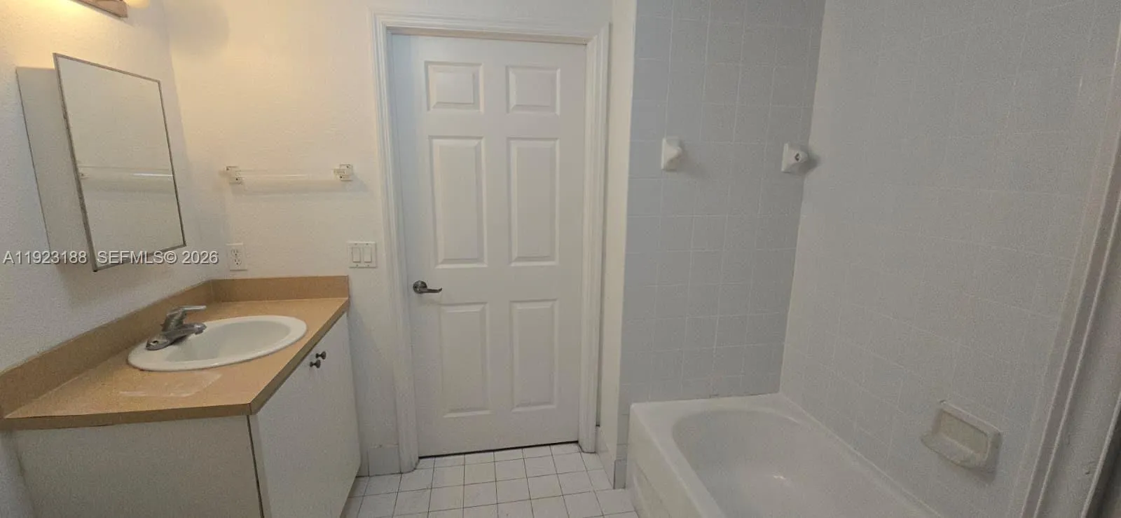 120 Sw 8th Ave 802, Miami, Florida 33130, Miami, Florida 33130, 1 Bedroom Bedrooms, ,1 BathroomBathrooms,Residential Lease,For Rent,120 Sw 8th Ave 802, Miami, Florida 33130,A11923188