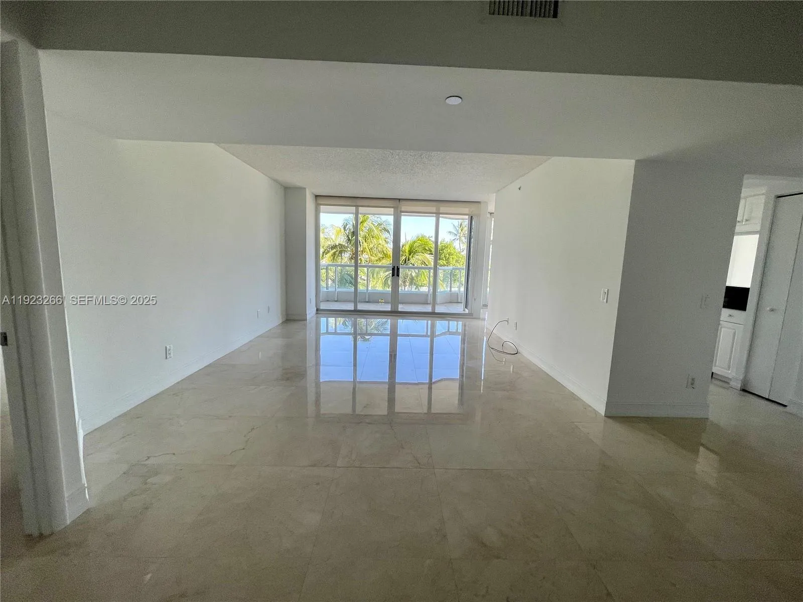 21055 Yacht Club Dr 610, Aventura, Florida 33180, Aventura, Florida 33180, 2 Bedrooms Bedrooms, ,2 BathroomsBathrooms,Residential Lease,For Rent,21055 Yacht Club Dr 610, Aventura, Florida 33180,A11923266