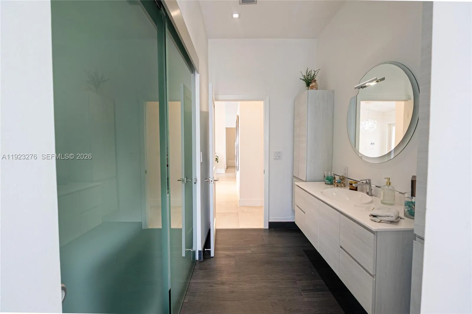 9895 Nw 28th Ter, Doral, Florida 33172, Doral, Florida 33172, 5 Bedrooms Bedrooms, ,3 BathroomsBathrooms,Residential Lease,For Rent,9895 Nw 28th Ter, Doral, Florida 33172,A11923276