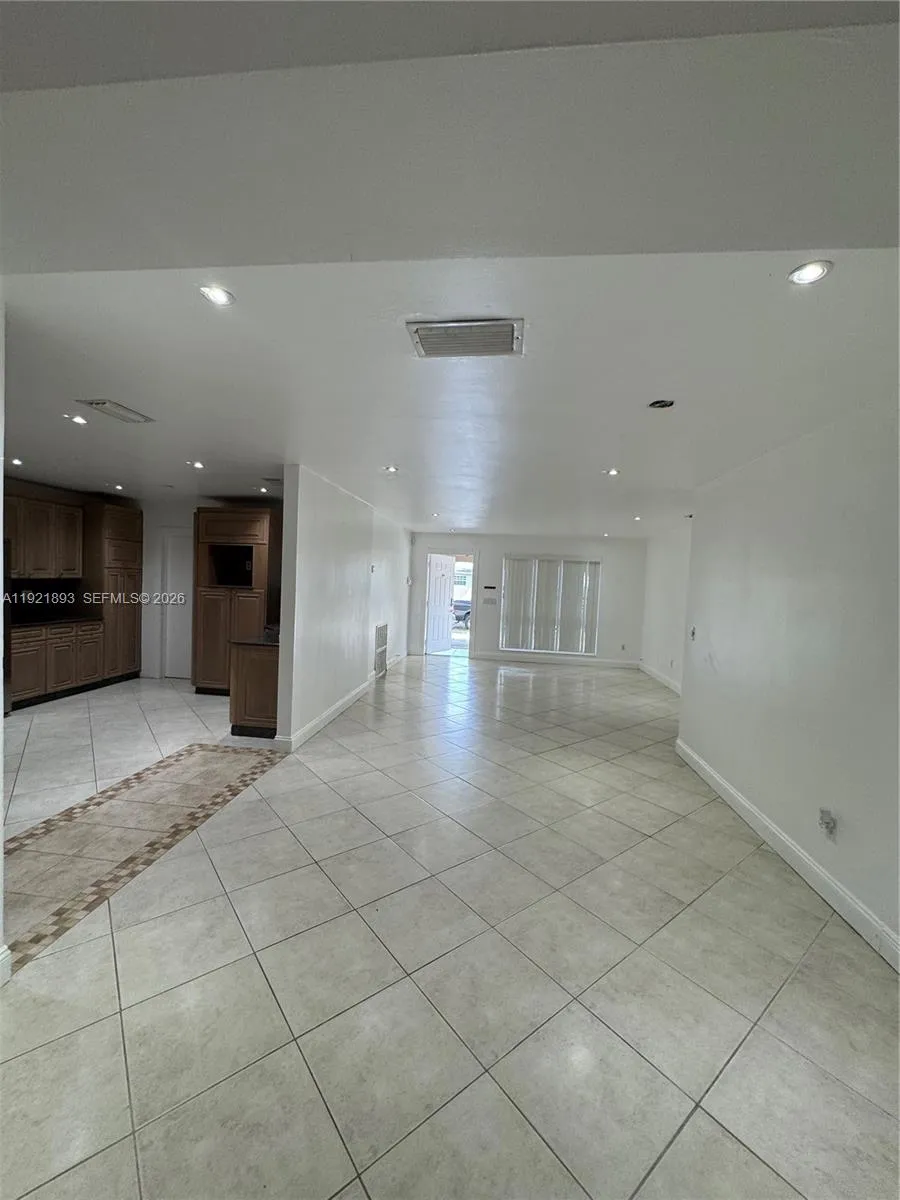 640 N 71st Ter, Hollywood, Florida 33024, Hollywood, Florida 33024, 3 Bedrooms Bedrooms, ,2 BathroomsBathrooms,Residential Lease,For Rent,640 N 71st Ter, Hollywood, Florida 33024,A11921893