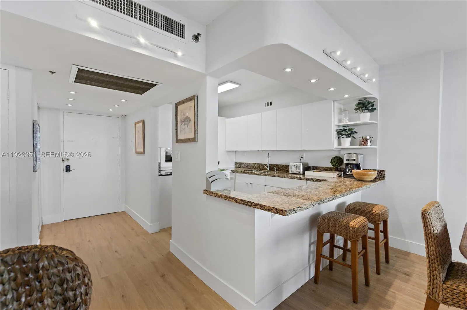 100 Lincoln Rd 410, Miami Beach, Florida 33139, Miami Beach, Florida 33139, 1 Bedroom Bedrooms, ,1 BathroomBathrooms,Residential Lease,For Rent,100 Lincoln Rd 410, Miami Beach, Florida 33139,A11923351
