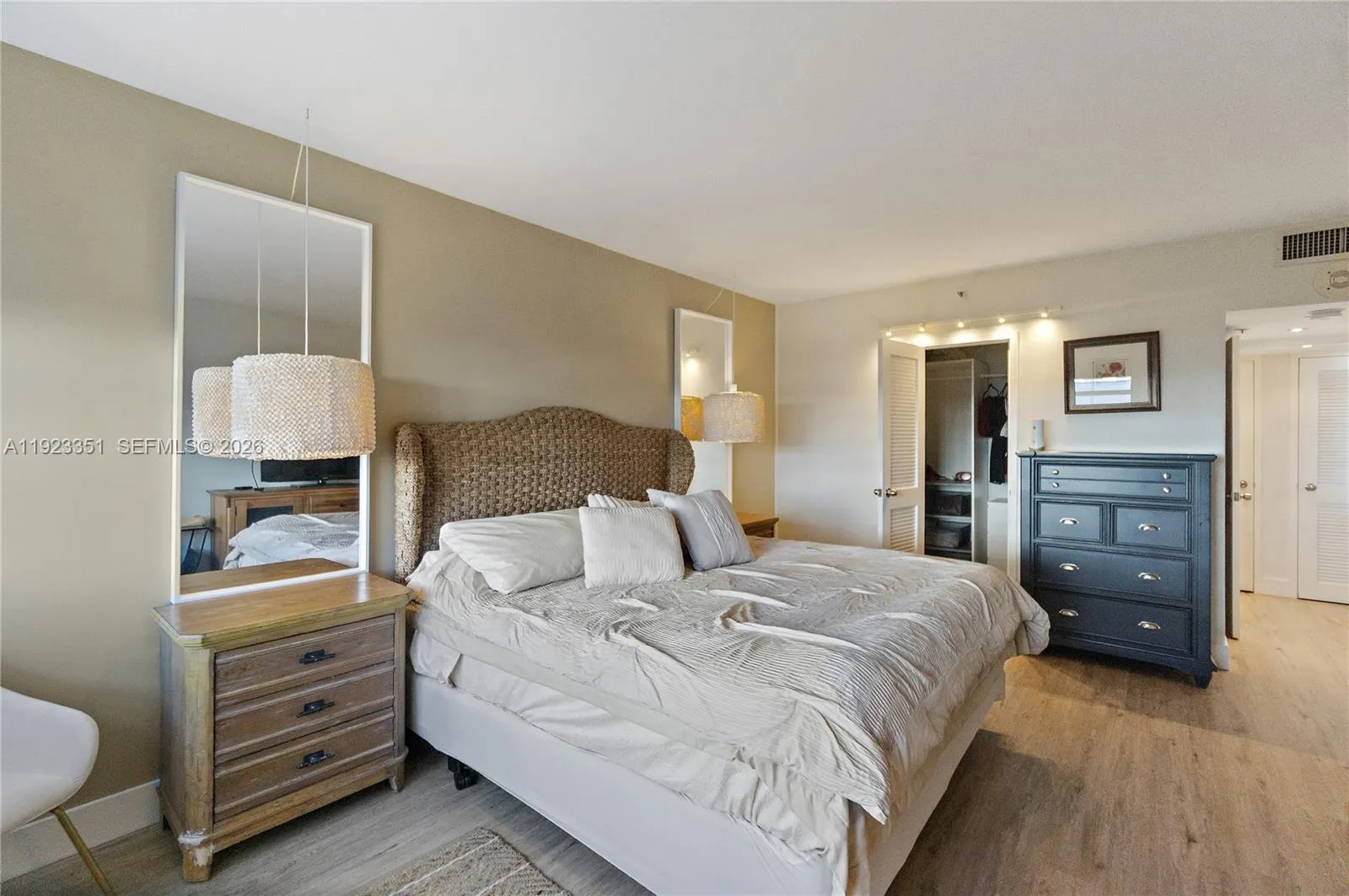 100 Lincoln Rd 410, Miami Beach, Florida 33139, Miami Beach, Florida 33139, 1 Bedroom Bedrooms, ,1 BathroomBathrooms,Residential Lease,For Rent,100 Lincoln Rd 410, Miami Beach, Florida 33139,A11923351
