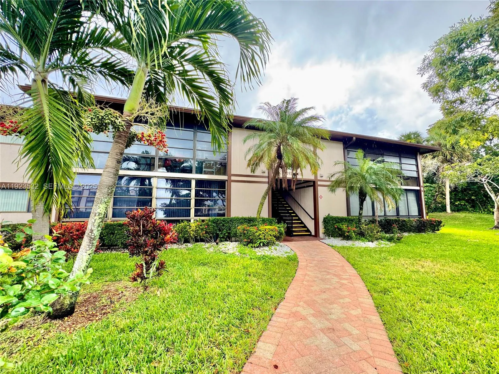 9411 S Belfort Cir 208, Tamarac, Florida 33321, Tamarac, Florida 33321, 1 Bedroom Bedrooms, ,1 BathroomBathrooms,Residential Lease,For Rent,9411 S Belfort Cir 208, Tamarac, Florida 33321,A11923532