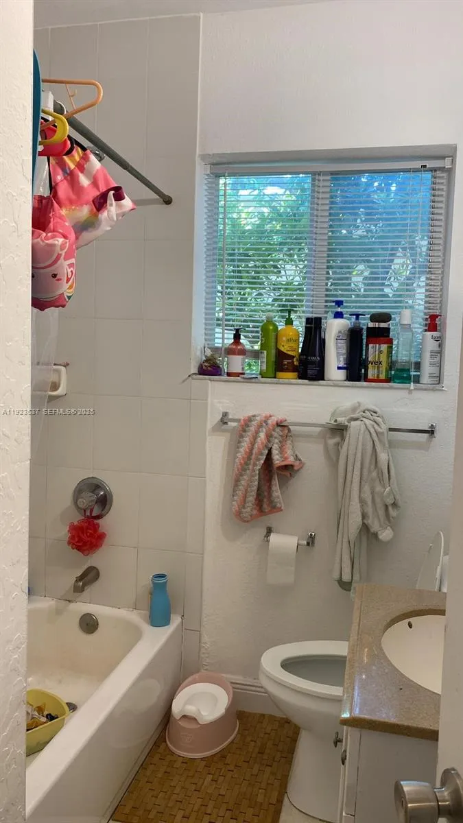 851 80th St, Miami Beach, Florida 33141, Miami Beach, Florida 33141, ,Residential Income,For Sale,851 80th St, Miami Beach, Florida 33141,A11923537