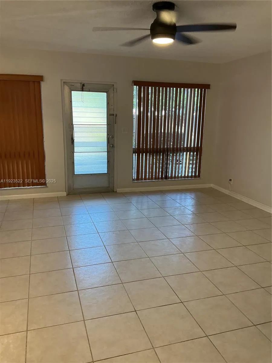 2716 Ne 30th Pl 103c, Fort Lauderdale, Florida 333, Fort Lauderdale, Florida 33306, 1 Bedroom Bedrooms, ,1 BathroomBathrooms,Residential,For Sale,2716 Ne 30th Pl 103c, Fort Lauderdale, Florida 333,A11923522