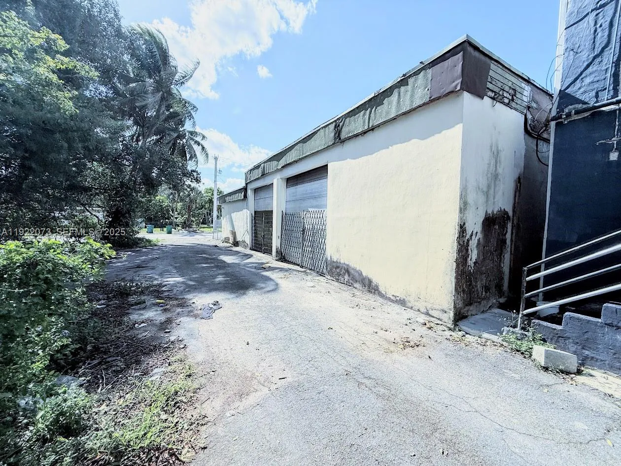 11851 W Dixie Hwy, Miami, Florida 33161, Miami, Florida 33161, ,Commercial Sale,For Sale,11851 W Dixie Hwy, Miami, Florida 33161,A11922073