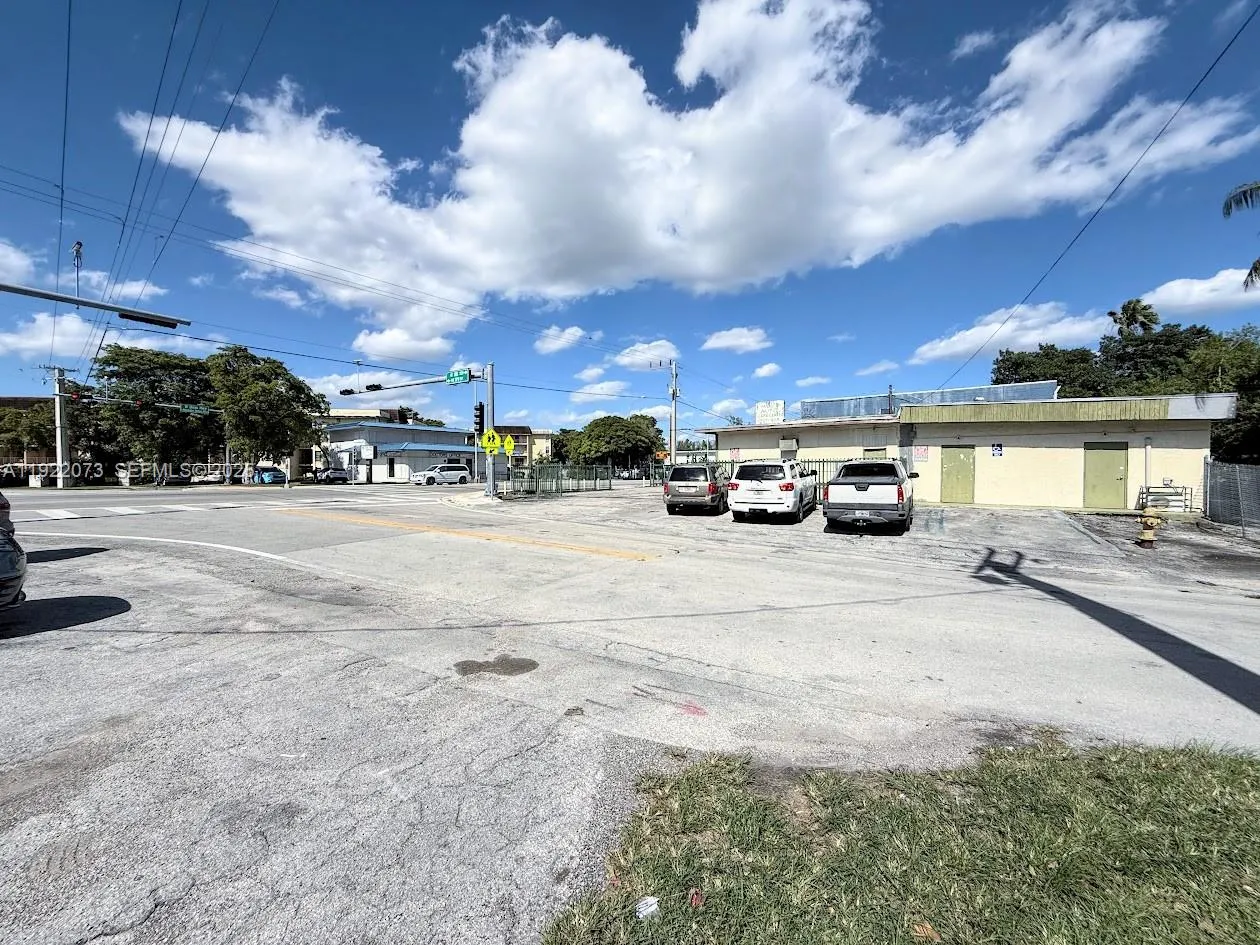 11851 W Dixie Hwy, Miami, Florida 33161, Miami, Florida 33161, ,Commercial Sale,For Sale,11851 W Dixie Hwy, Miami, Florida 33161,A11922073
