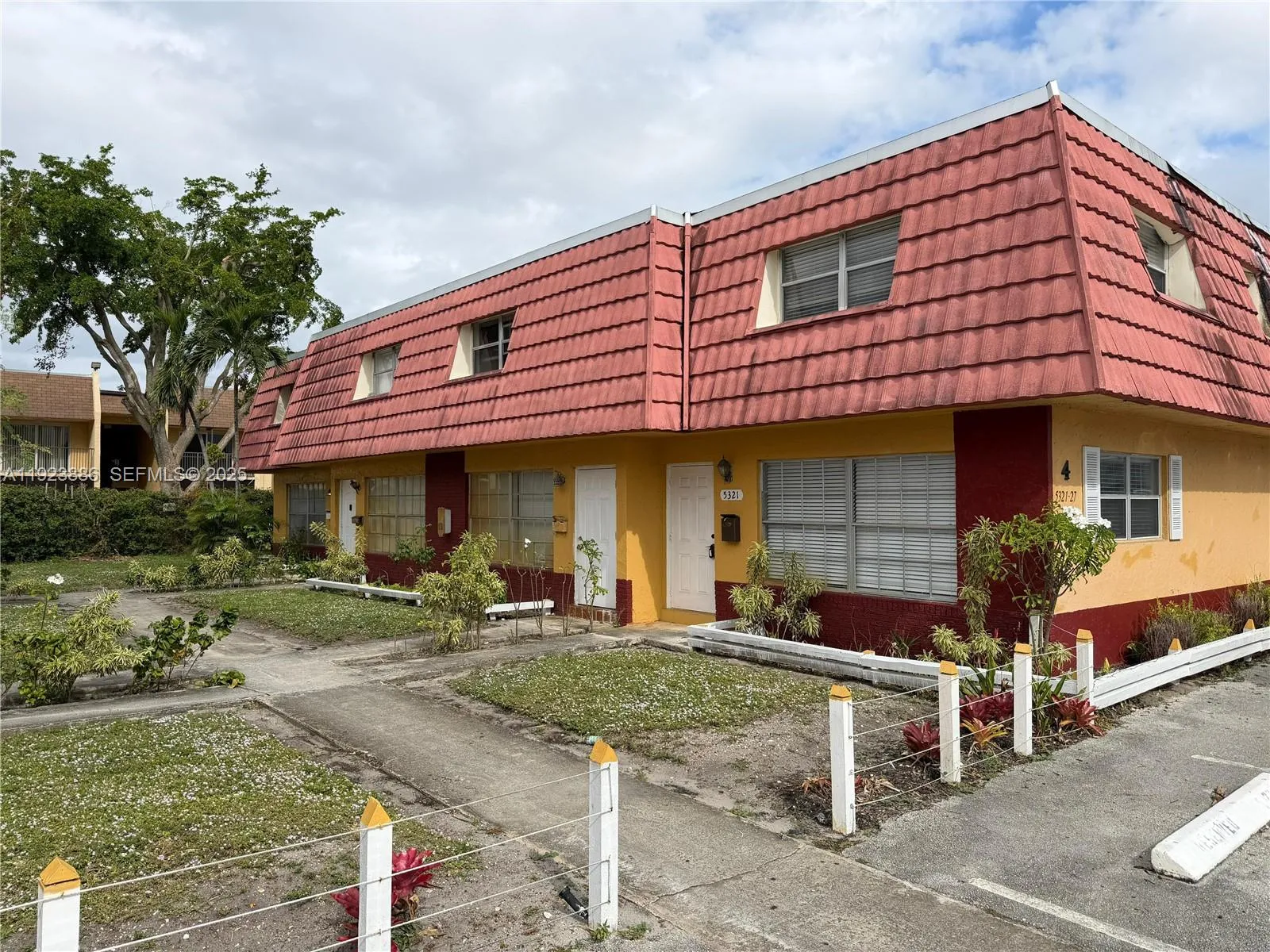 5327 Nw 27th St D4, Lauderhill, Florida 33313, Lauderhill, Florida 33313, 2 Bedrooms Bedrooms, ,1 BathroomBathrooms,Residential Lease,For Rent,5327 Nw 27th St D4, Lauderhill, Florida 33313,A11923886 5327 Nw 27th St D4, Lauderhill, Florida 33313, Lauderhill, Florida 33313, 2 Bedrooms Bedrooms, ,1 BathroomBathrooms,Residential Lease,For Rent,5327 Nw 27th St D4, Lauderhill, Florida 33313,A11923886