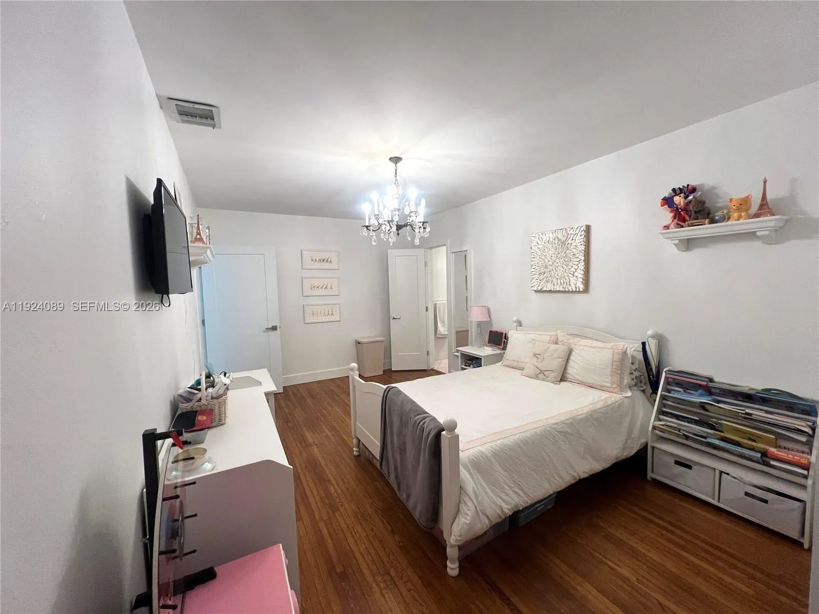 1558 Sevilla Ave, Coral Gables, Florida 33134, Coral Gables, Florida 33134, 4 Bedrooms Bedrooms, ,3 BathroomsBathrooms,Residential,For Sale,1558 Sevilla Ave, Coral Gables, Florida 33134,A11924089