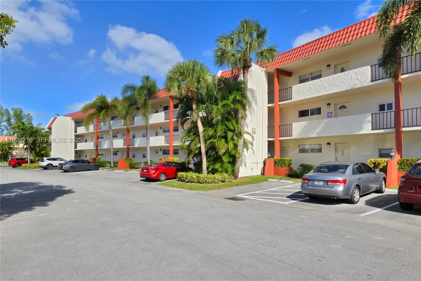 9500 N Hollybrook Lake Dr 202, Pembroke Pines, Flo, Pembroke Pines, Florida 33025, 2 Bedrooms Bedrooms, ,2 BathroomsBathrooms,Residential Lease,For Rent,9500 N Hollybrook Lake Dr 202, Pembroke Pines, Flo,A11924216