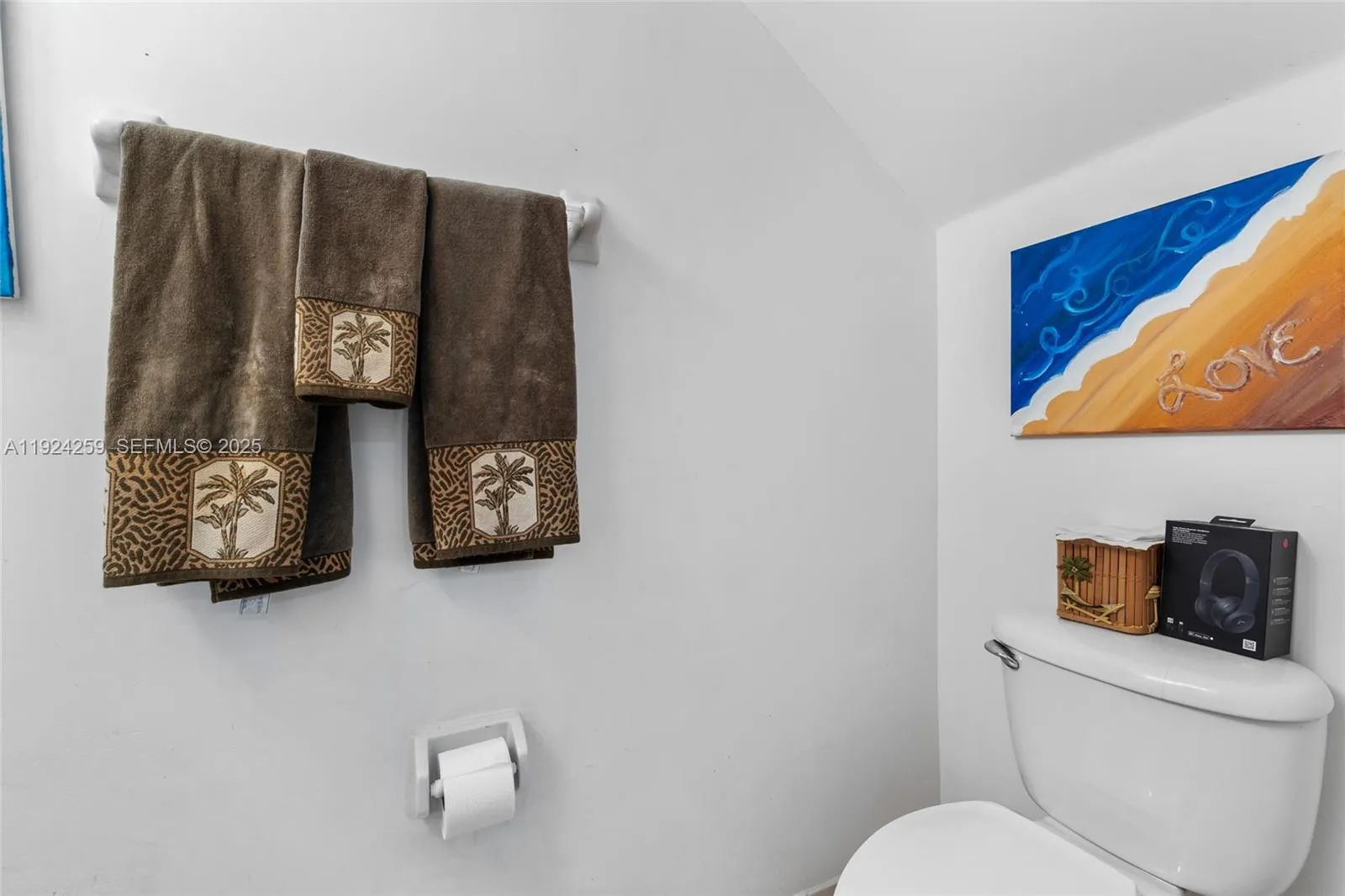 230 Se 29th Ave 12, Homestead, Florida 33033, Homestead, Florida 33033, 2 Bedrooms Bedrooms, ,2 BathroomsBathrooms,Residential Lease,For Rent,230 Se 29th Ave 12, Homestead, Florida 33033,A11924259