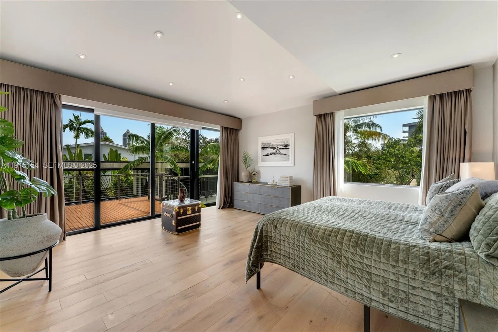 795 Lakeview Dr, Miami Beach, Florida 33140, Miami Beach, Florida 33140, 5 Bedrooms Bedrooms, ,6 BathroomsBathrooms,Residential,For Sale,795 Lakeview Dr, Miami Beach, Florida 33140,A11915154