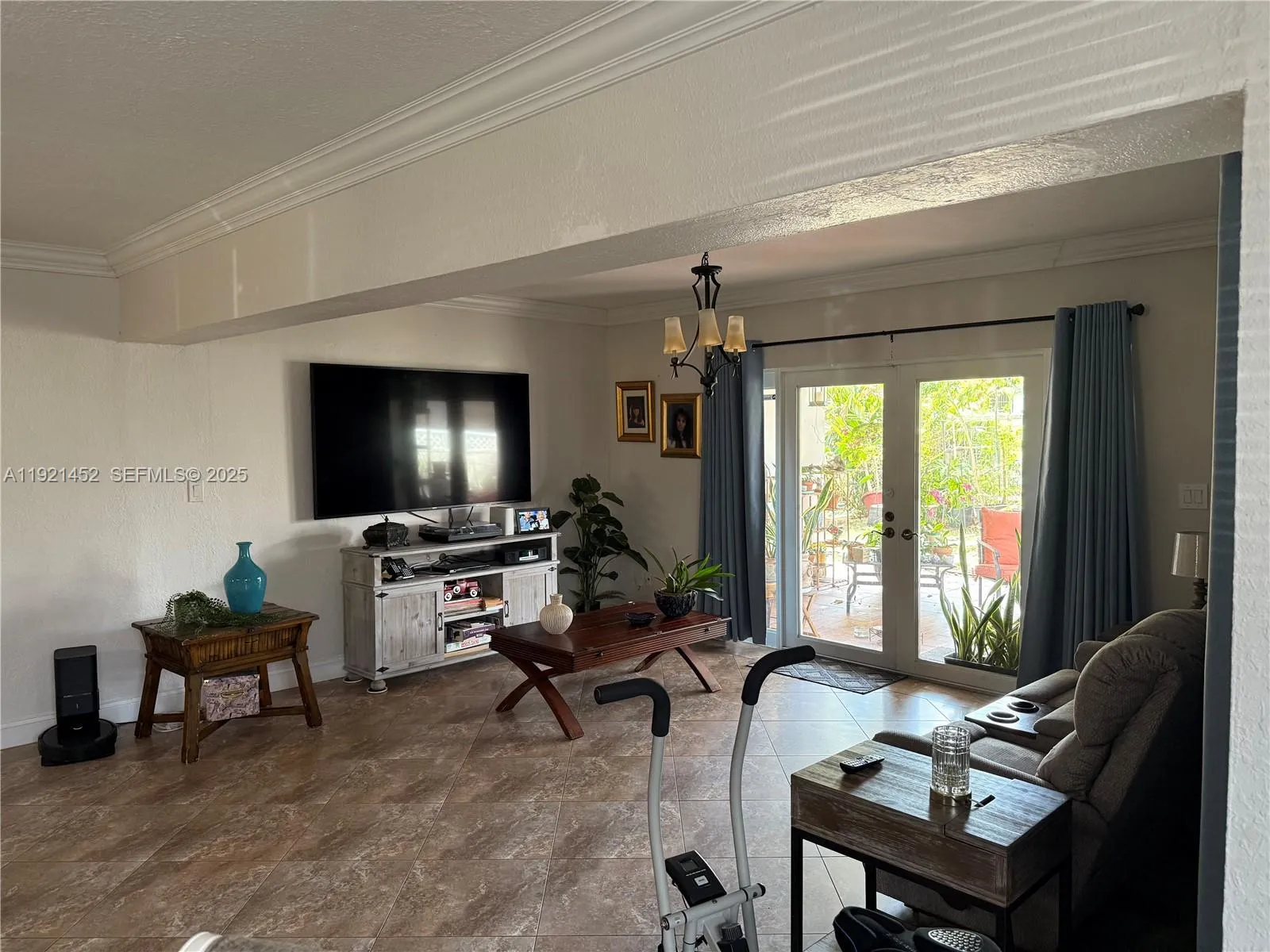 7880 Sw 14th Ter, Miami, Florida 33144, Miami, Florida 33144, 4 Bedrooms Bedrooms, ,3 BathroomsBathrooms,Residential,For Sale,7880 Sw 14th Ter, Miami, Florida 33144,A11921452