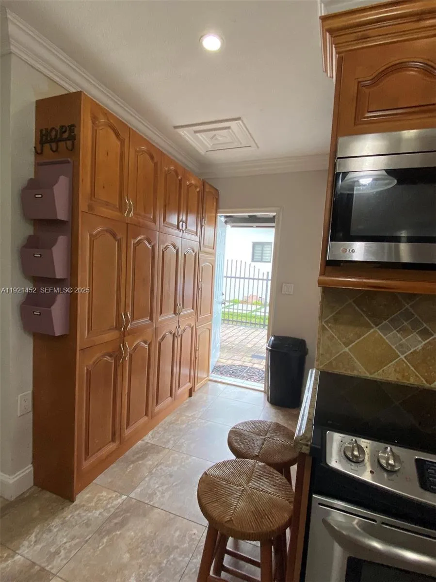 7880 Sw 14th Ter, Miami, Florida 33144, Miami, Florida 33144, 4 Bedrooms Bedrooms, ,3 BathroomsBathrooms,Residential,For Sale,7880 Sw 14th Ter, Miami, Florida 33144,A11921452