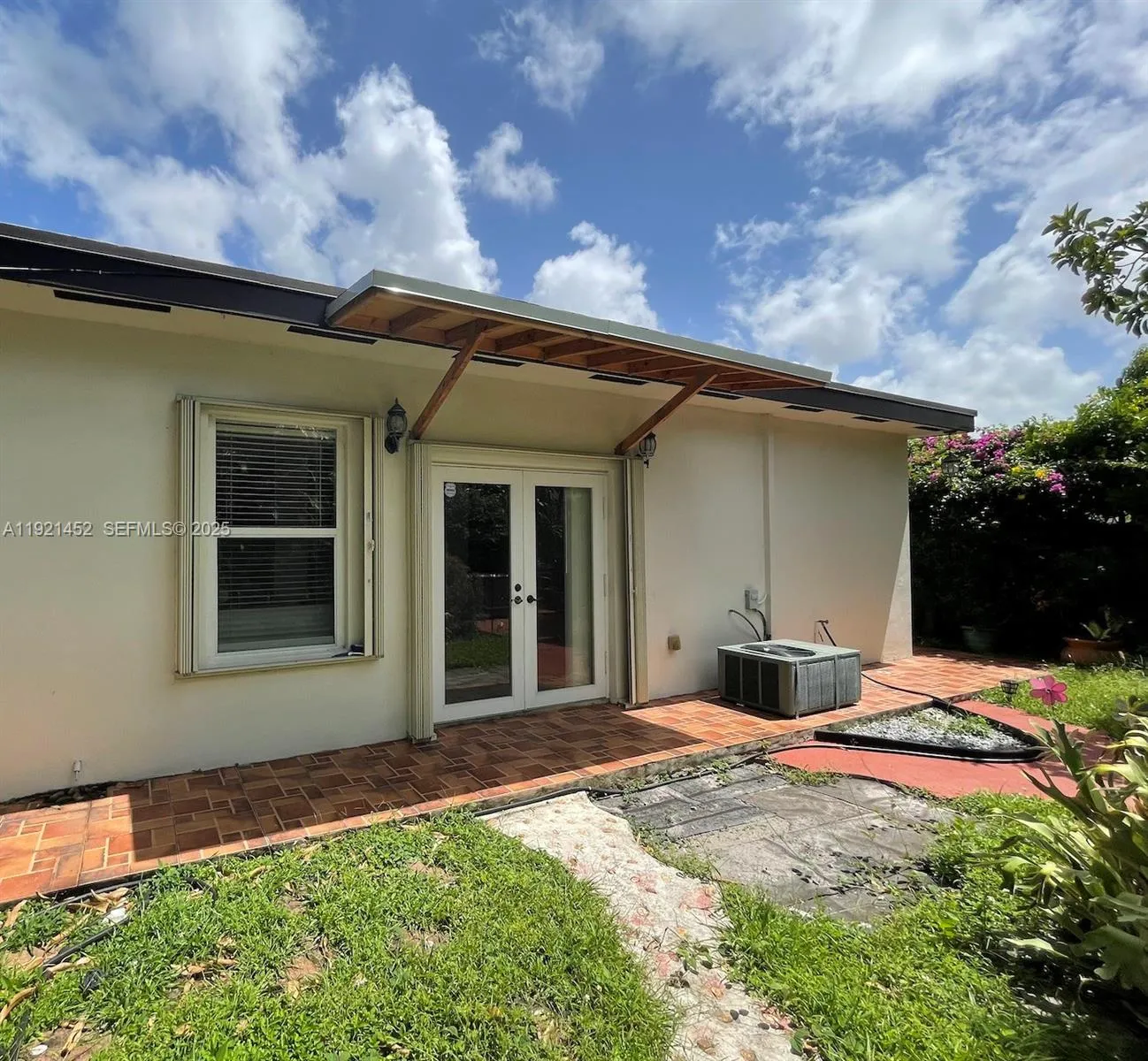 7880 Sw 14th Ter, Miami, Florida 33144, Miami, Florida 33144, 4 Bedrooms Bedrooms, ,3 BathroomsBathrooms,Residential,For Sale,7880 Sw 14th Ter, Miami, Florida 33144,A11921452
