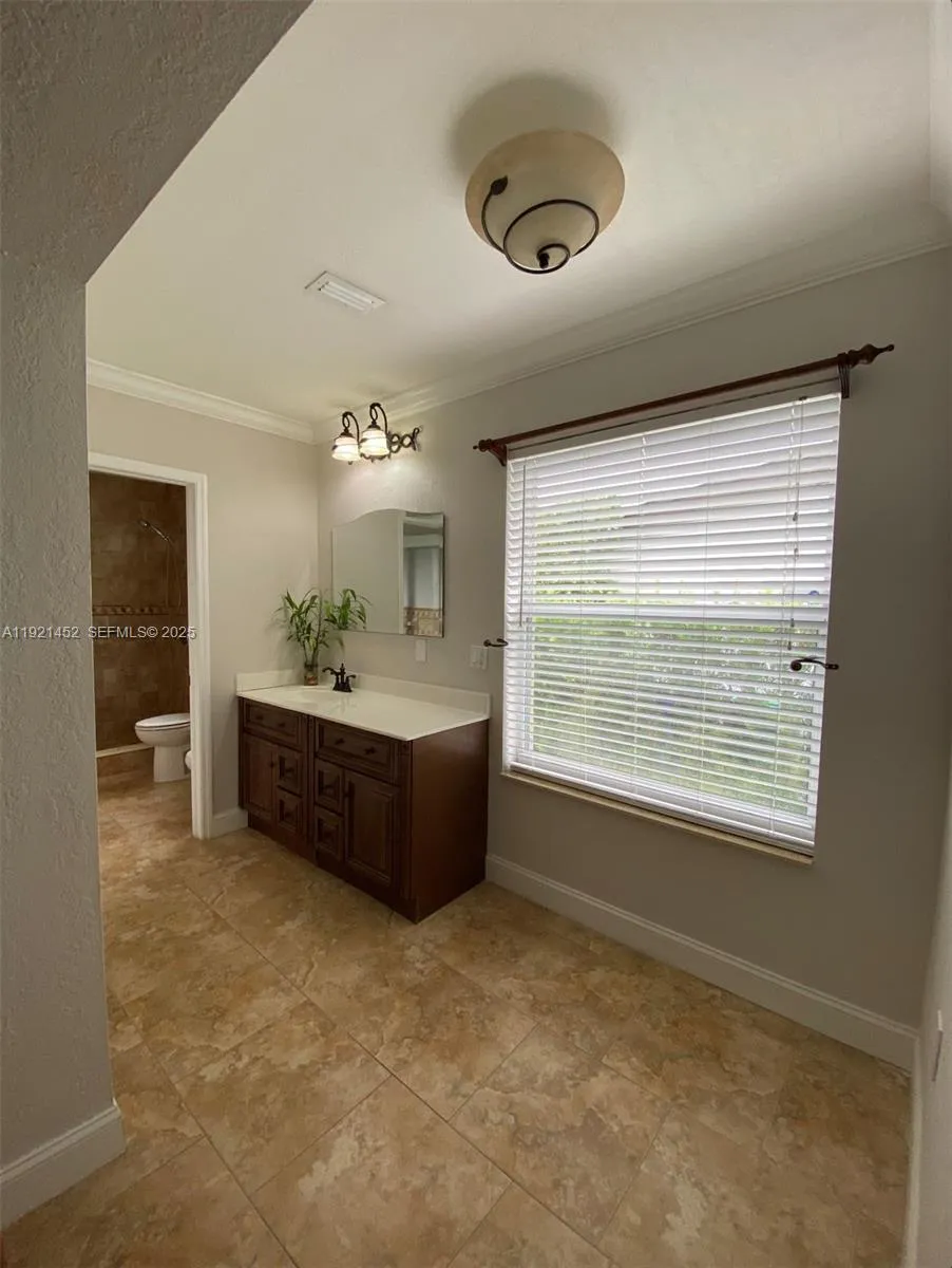 7880 Sw 14th Ter, Miami, Florida 33144, Miami, Florida 33144, 4 Bedrooms Bedrooms, ,3 BathroomsBathrooms,Residential,For Sale,7880 Sw 14th Ter, Miami, Florida 33144,A11921452