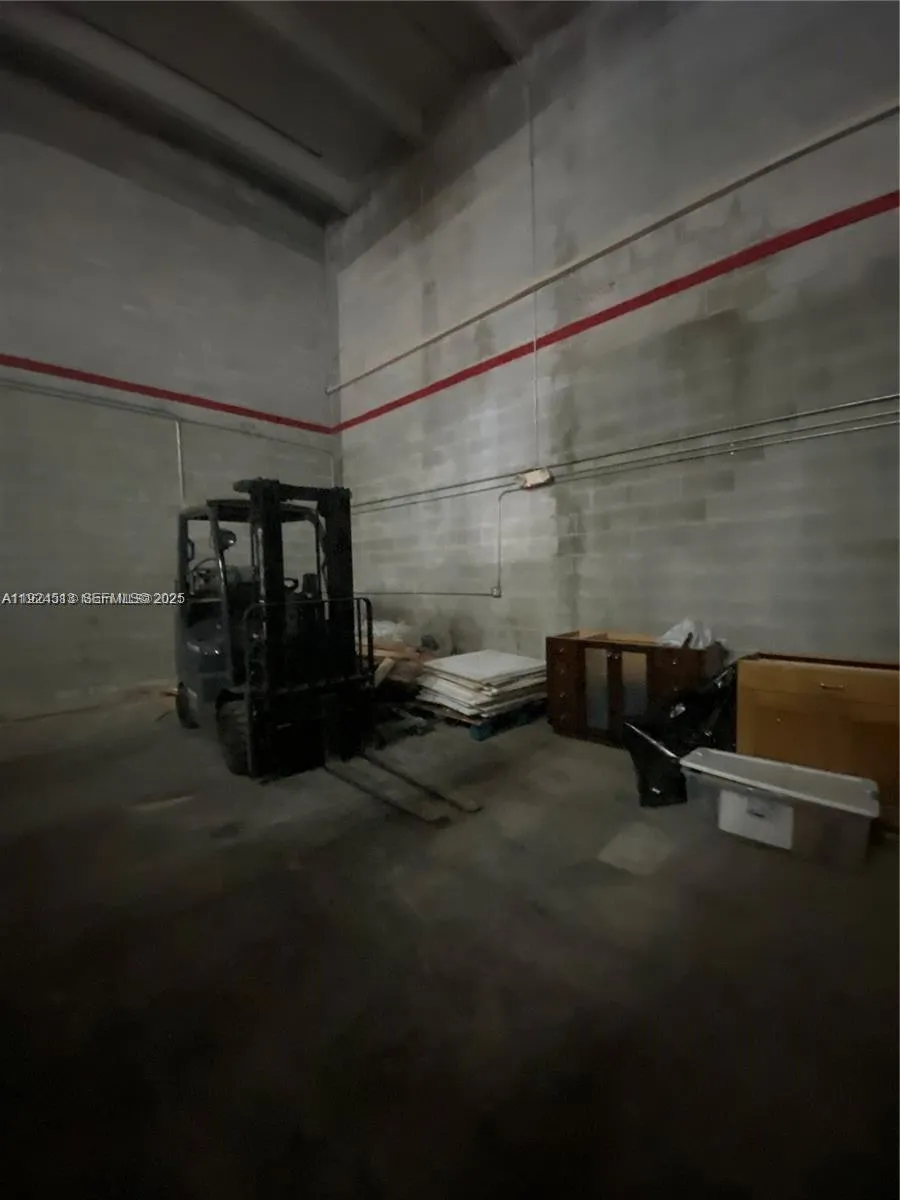 2355 Nw 70th Ave 5 D5, Miami, Florida 33122, Miami, Florida 33122, ,Commercial Lease,For Rent,2355 Nw 70th Ave 5 D5, Miami, Florida 33122,A11924513