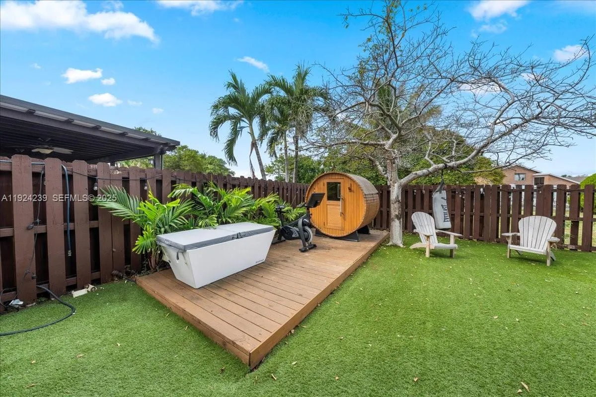 984 Nw 104th Ave, Miami, Florida 33172, Miami, Florida 33172, 5 Bedrooms Bedrooms, ,4 BathroomsBathrooms,Residential,For Sale,984 Nw 104th Ave, Miami, Florida 33172,A11924239