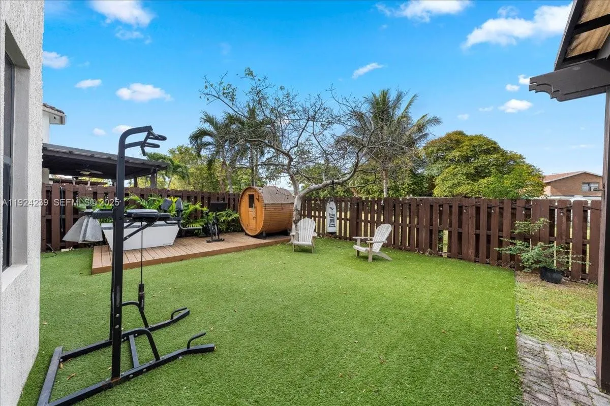 984 Nw 104th Ave, Miami, Florida 33172, Miami, Florida 33172, 5 Bedrooms Bedrooms, ,4 BathroomsBathrooms,Residential,For Sale,984 Nw 104th Ave, Miami, Florida 33172,A11924239