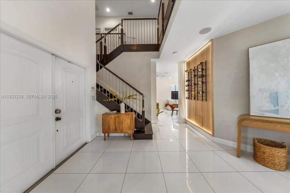 984 Nw 104th Ave, Miami, Florida 33172, Miami, Florida 33172, 5 Bedrooms Bedrooms, ,4 BathroomsBathrooms,Residential,For Sale,984 Nw 104th Ave, Miami, Florida 33172,A11924239