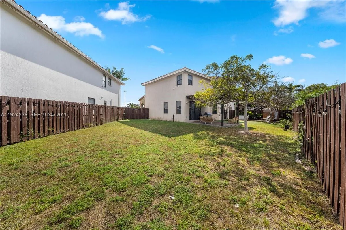 984 Nw 104th Ave, Miami, Florida 33172, Miami, Florida 33172, 5 Bedrooms Bedrooms, ,4 BathroomsBathrooms,Residential,For Sale,984 Nw 104th Ave, Miami, Florida 33172,A11924239