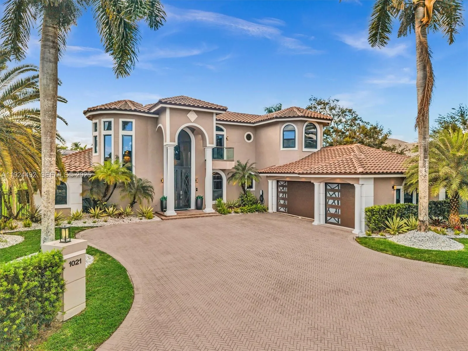 1021 Nw 115th Ave, Plantation, Florida 33323, Plantation, Florida 33323, 6 Bedrooms Bedrooms, ,5 BathroomsBathrooms,Residential,For Sale,1021 Nw 115th Ave, Plantation, Florida 33323,A11924492