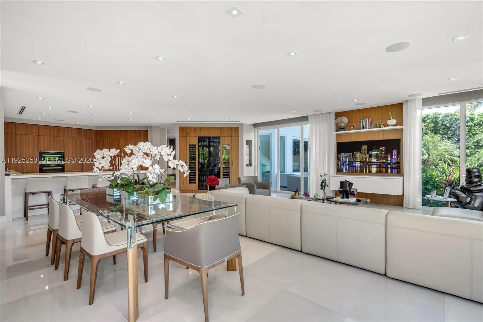 420 Island Dr, Key Biscayne, Florida 33149, Key Biscayne, Florida 33149, 6 Bedrooms Bedrooms, ,6 BathroomsBathrooms,Residential Lease,For Rent,420 Island Dr, Key Biscayne, Florida 33149,A11925253