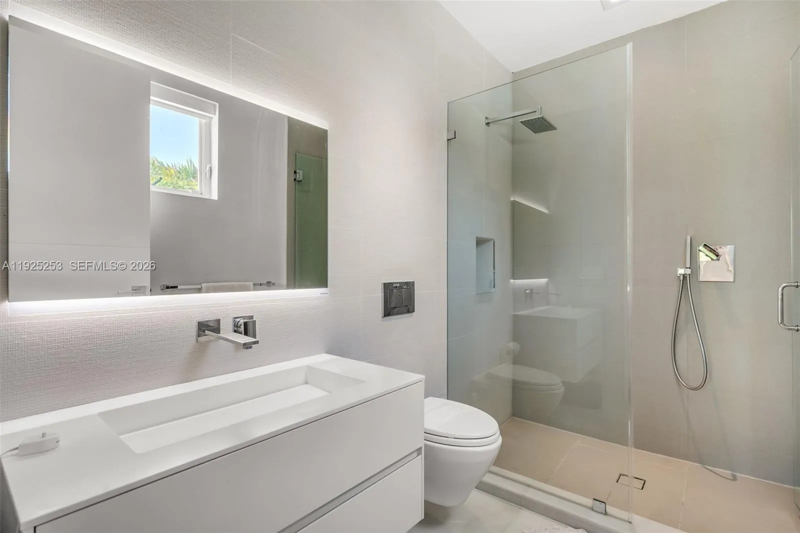 420 Island Dr, Key Biscayne, Florida 33149, Key Biscayne, Florida 33149, 6 Bedrooms Bedrooms, ,6 BathroomsBathrooms,Residential Lease,For Rent,420 Island Dr, Key Biscayne, Florida 33149,A11925253