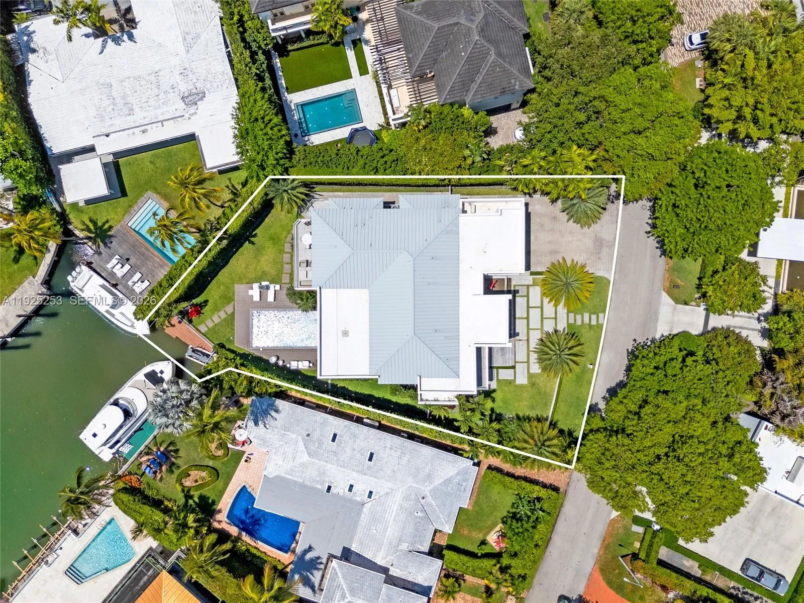 420 Island Dr, Key Biscayne, Florida 33149, Key Biscayne, Florida 33149, 6 Bedrooms Bedrooms, ,6 BathroomsBathrooms,Residential Lease,For Rent,420 Island Dr, Key Biscayne, Florida 33149,A11925253