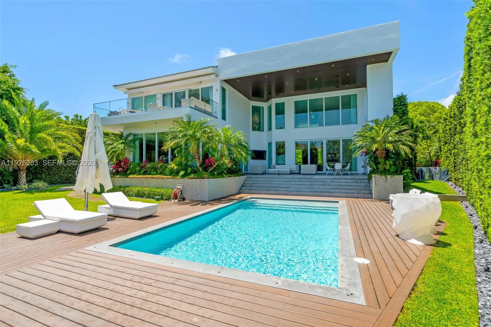 420 Island Dr, Key Biscayne, Florida 33149, Key Biscayne, Florida 33149, 6 Bedrooms Bedrooms, ,6 BathroomsBathrooms,Residential Lease,For Rent,420 Island Dr, Key Biscayne, Florida 33149,A11925253