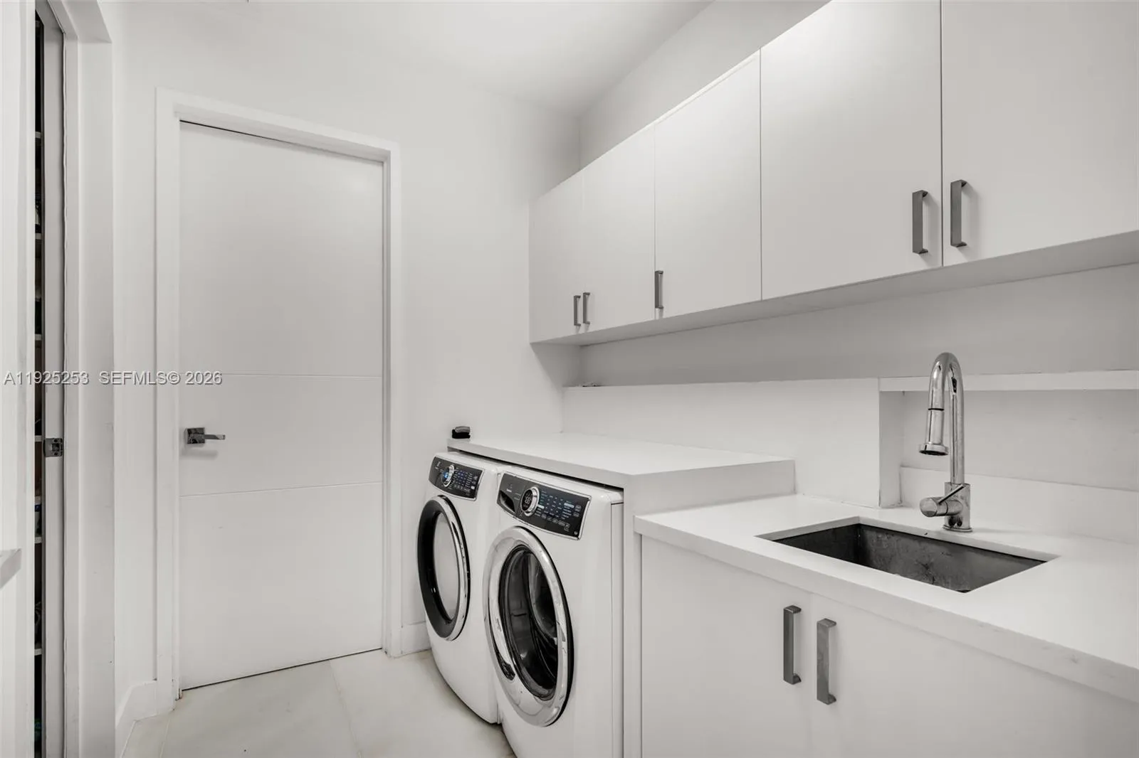 420 Island Dr, Key Biscayne, Florida 33149, Key Biscayne, Florida 33149, 6 Bedrooms Bedrooms, ,6 BathroomsBathrooms,Residential Lease,For Rent,420 Island Dr, Key Biscayne, Florida 33149,A11925253