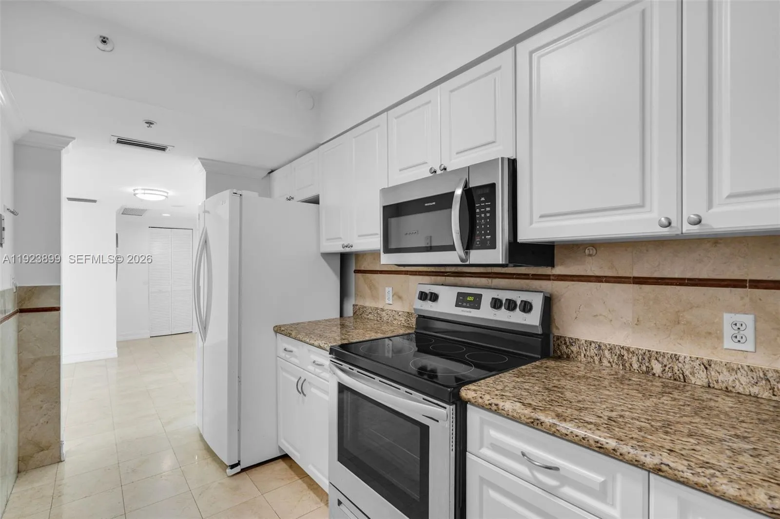 800 Claughton Island Dr 1202, Miami, Florida 33131, Miami, Florida 33131, 2 Bedrooms Bedrooms, ,2 BathroomsBathrooms,Residential Lease,For Rent,800 Claughton Island Dr 1202, Miami, Florida 33131,A11923899