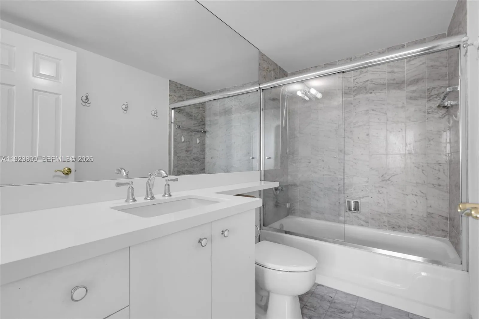 800 Claughton Island Dr 1202, Miami, Florida 33131, Miami, Florida 33131, 2 Bedrooms Bedrooms, ,2 BathroomsBathrooms,Residential Lease,For Rent,800 Claughton Island Dr 1202, Miami, Florida 33131,A11923899