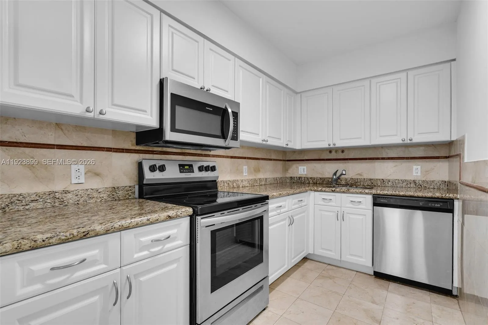 800 Claughton Island Dr 1202, Miami, Florida 33131, Miami, Florida 33131, 2 Bedrooms Bedrooms, ,2 BathroomsBathrooms,Residential Lease,For Rent,800 Claughton Island Dr 1202, Miami, Florida 33131,A11923899