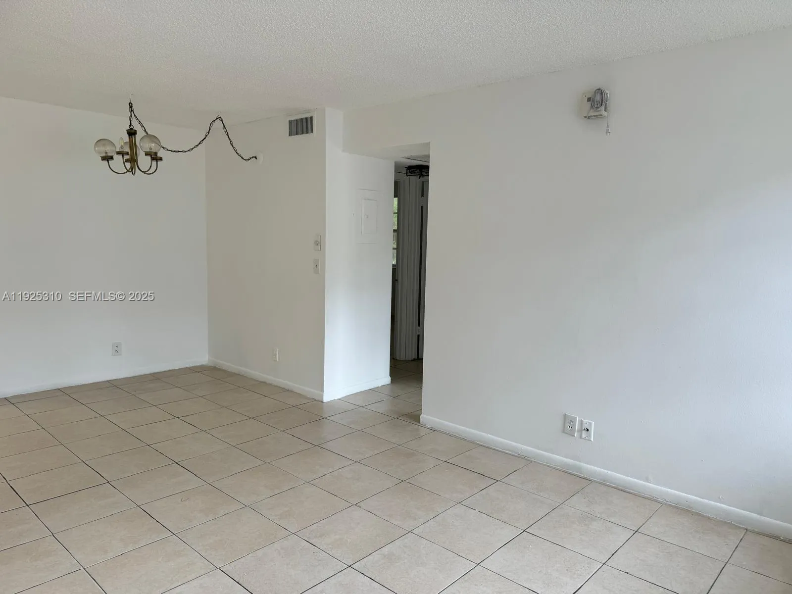 10120 Twin Lakes 11-g, Coral Springs, Florida 3307, Coral Springs, Florida 33071, 2 Bedrooms Bedrooms, ,2 BathroomsBathrooms,Residential,For Sale,10120 Twin Lakes 11-g, Coral Springs, Florida 3307,A11925310