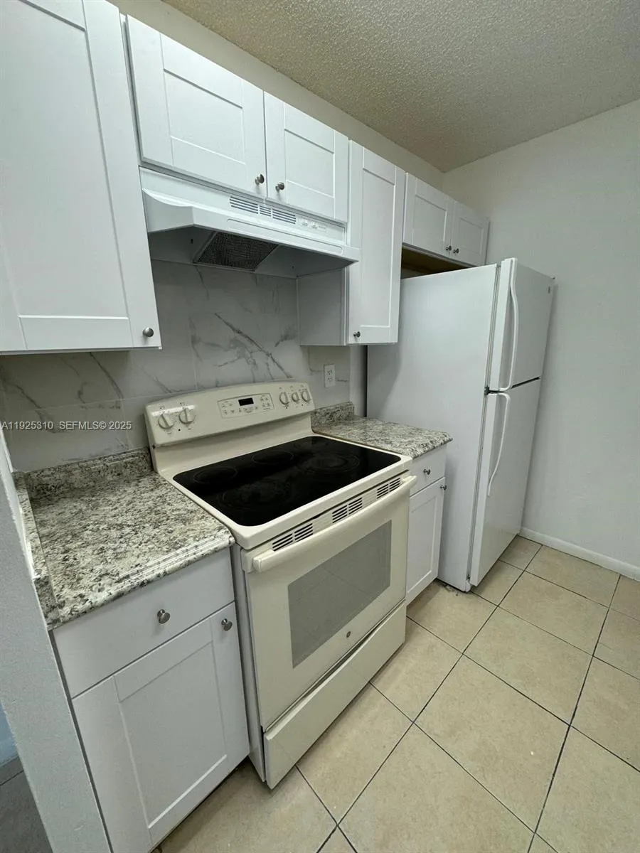 10120 Twin Lakes 11-g, Coral Springs, Florida 3307, Coral Springs, Florida 33071, 2 Bedrooms Bedrooms, ,2 BathroomsBathrooms,Residential,For Sale,10120 Twin Lakes 11-g, Coral Springs, Florida 3307,A11925310