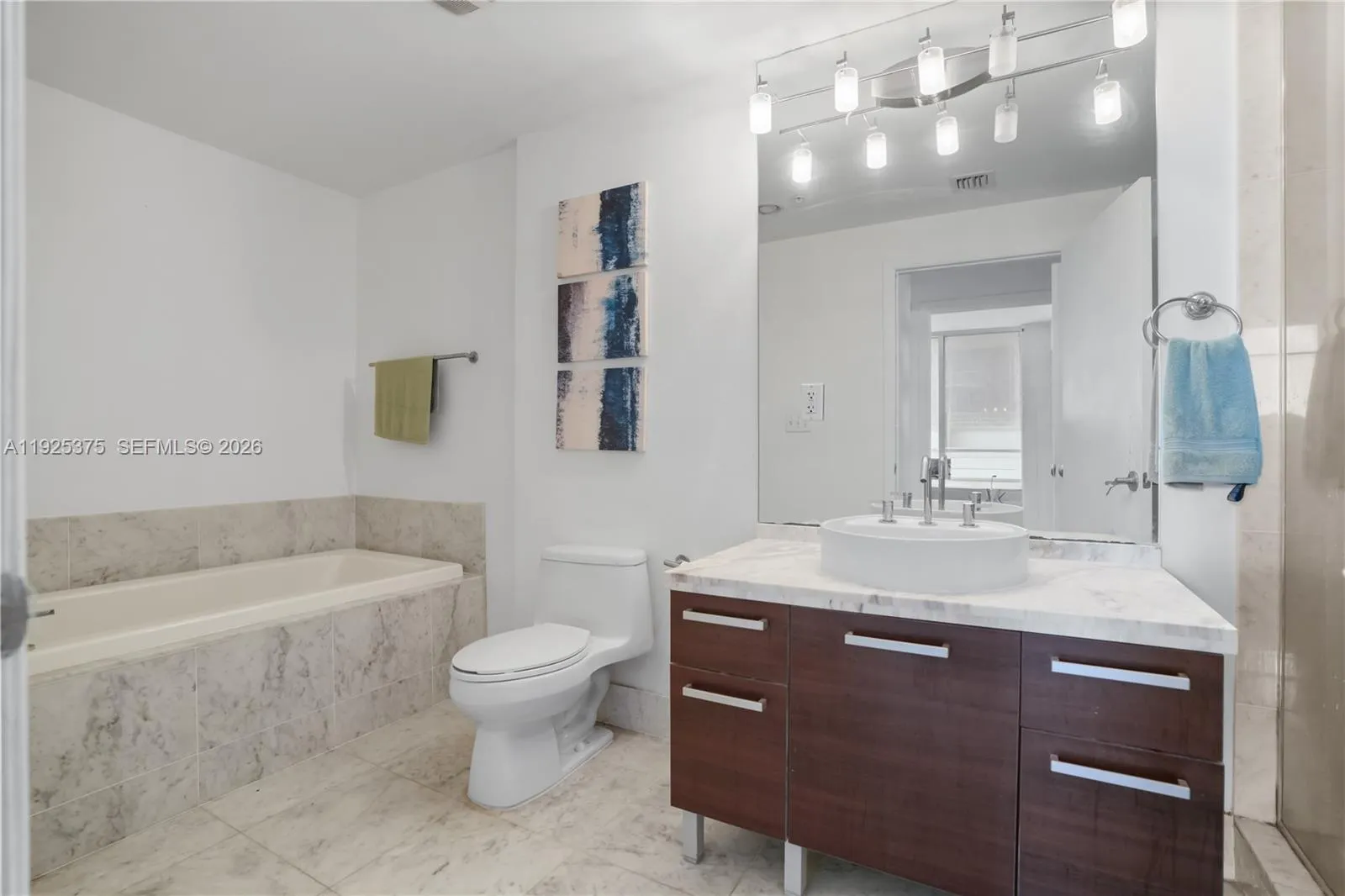 244 Biscayne Blvd 2306, Miami, Florida 33132, Miami, Florida 33132, 1 Bedroom Bedrooms, ,1 BathroomBathrooms,Residential,For Sale,244 Biscayne Blvd 2306, Miami, Florida 33132,A11925375