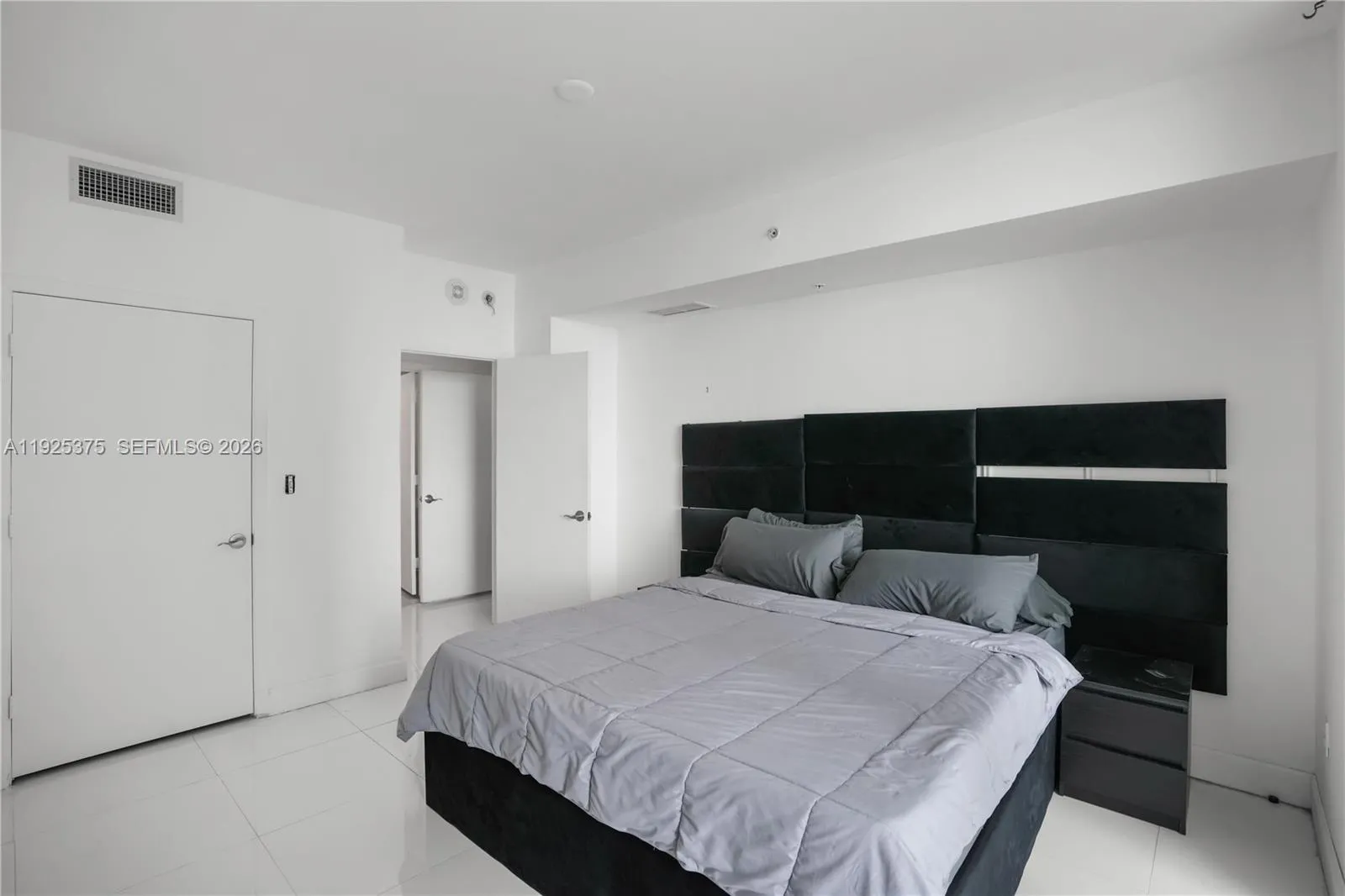 244 Biscayne Blvd 2306, Miami, Florida 33132, Miami, Florida 33132, 1 Bedroom Bedrooms, ,1 BathroomBathrooms,Residential,For Sale,244 Biscayne Blvd 2306, Miami, Florida 33132,A11925375