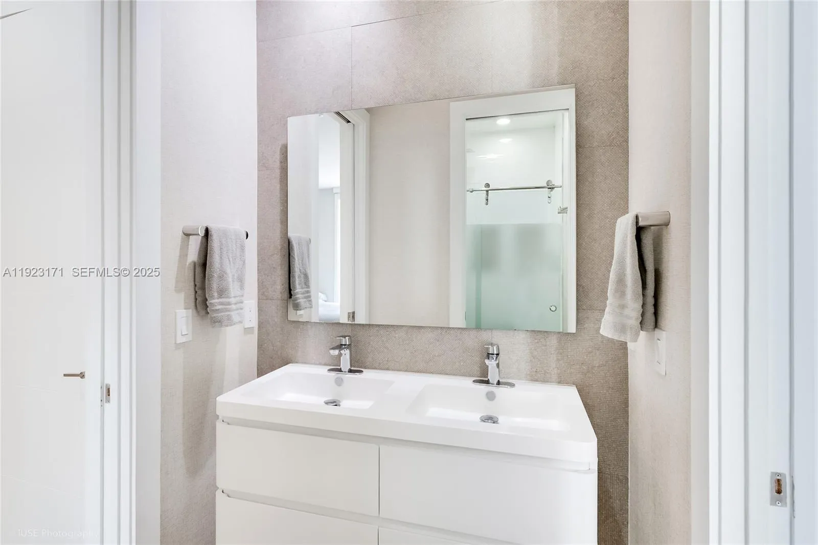 137 W Shore Dr W, Miami, Florida 33133, Miami, Florida 33133, 5 Bedrooms Bedrooms, ,5 BathroomsBathrooms,Residential,For Sale,137 W Shore Dr W, Miami, Florida 33133,A11923171