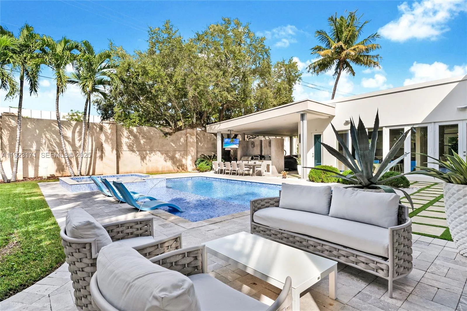 137 W Shore Dr W, Miami, Florida 33133, Miami, Florida 33133, 5 Bedrooms Bedrooms, ,5 BathroomsBathrooms,Residential,For Sale,137 W Shore Dr W, Miami, Florida 33133,A11923171