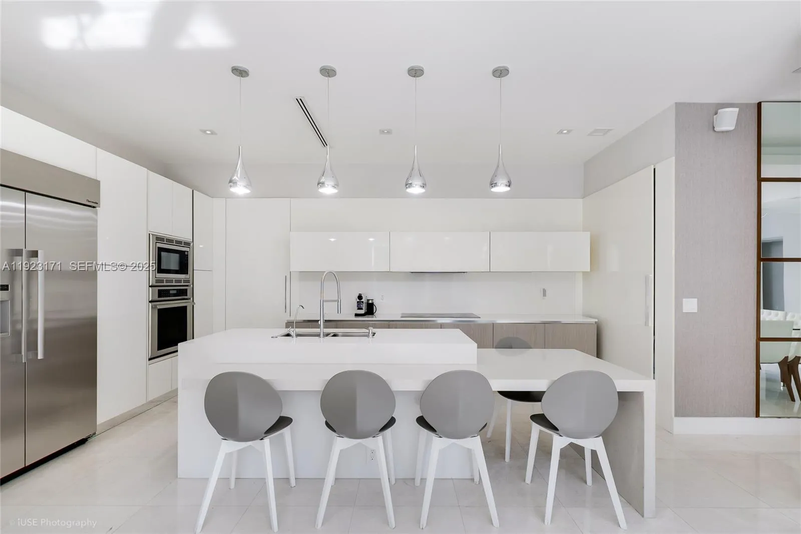 137 W Shore Dr W, Miami, Florida 33133, Miami, Florida 33133, 5 Bedrooms Bedrooms, ,5 BathroomsBathrooms,Residential,For Sale,137 W Shore Dr W, Miami, Florida 33133,A11923171