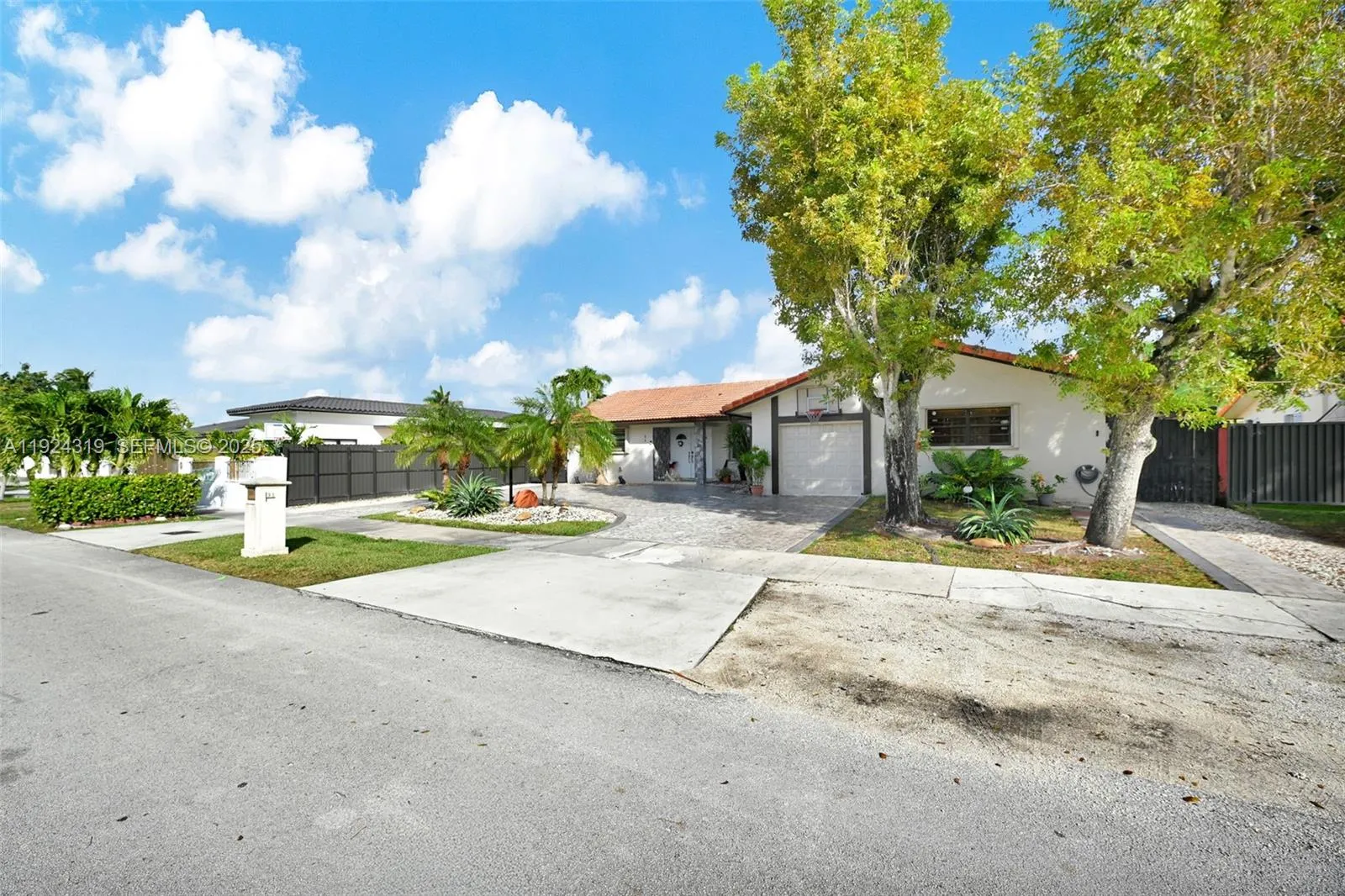 31 Nw 133rd Pl, Miami, Florida 33182, Miami, Florida 33182, 6 Bedrooms Bedrooms, ,3 BathroomsBathrooms,Residential,For Sale,31 Nw 133rd Pl, Miami, Florida 33182,A11924319