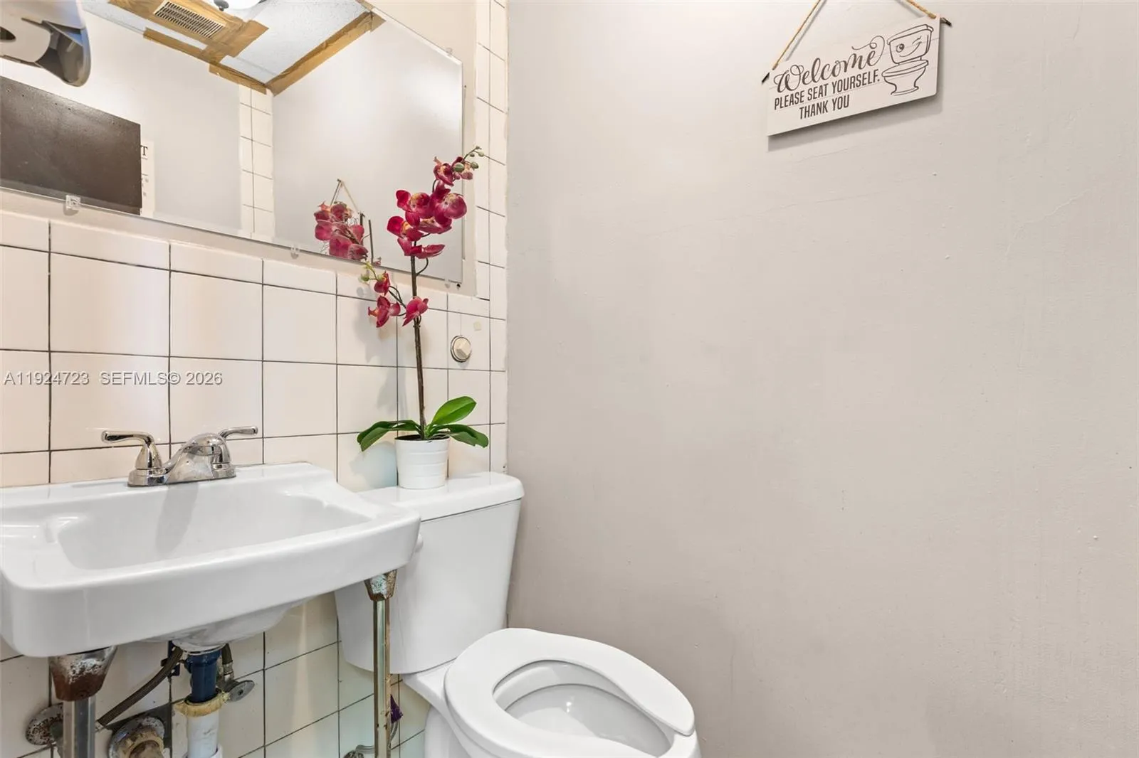 1041 E 24th St, Hialeah, Florida 33013, Hialeah, Florida 33013, ,Commercial Lease,For Rent,1041 E 24th St, Hialeah, Florida 33013,A11924723