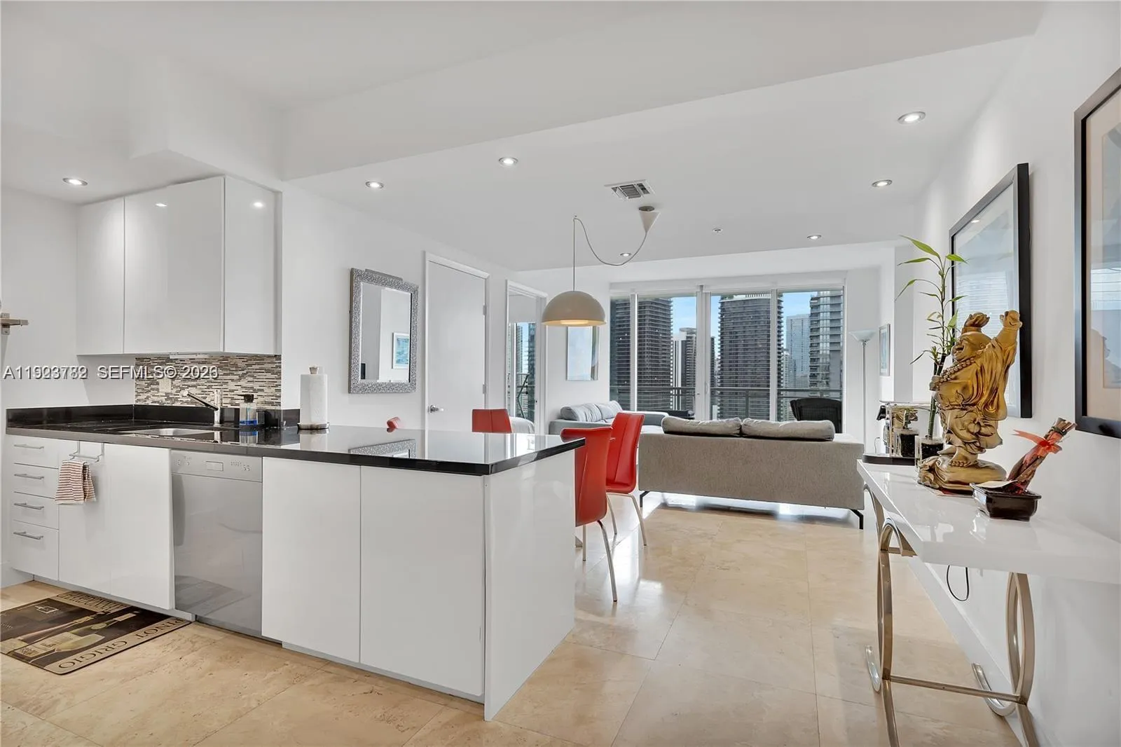 92 Sw 3rd St 3602, Miami, Florida 33130, Miami, Florida 33130, 2 Bedrooms Bedrooms, ,2 BathroomsBathrooms,Residential Lease,For Rent,92 Sw 3rd St 3602, Miami, Florida 33130,A11923782