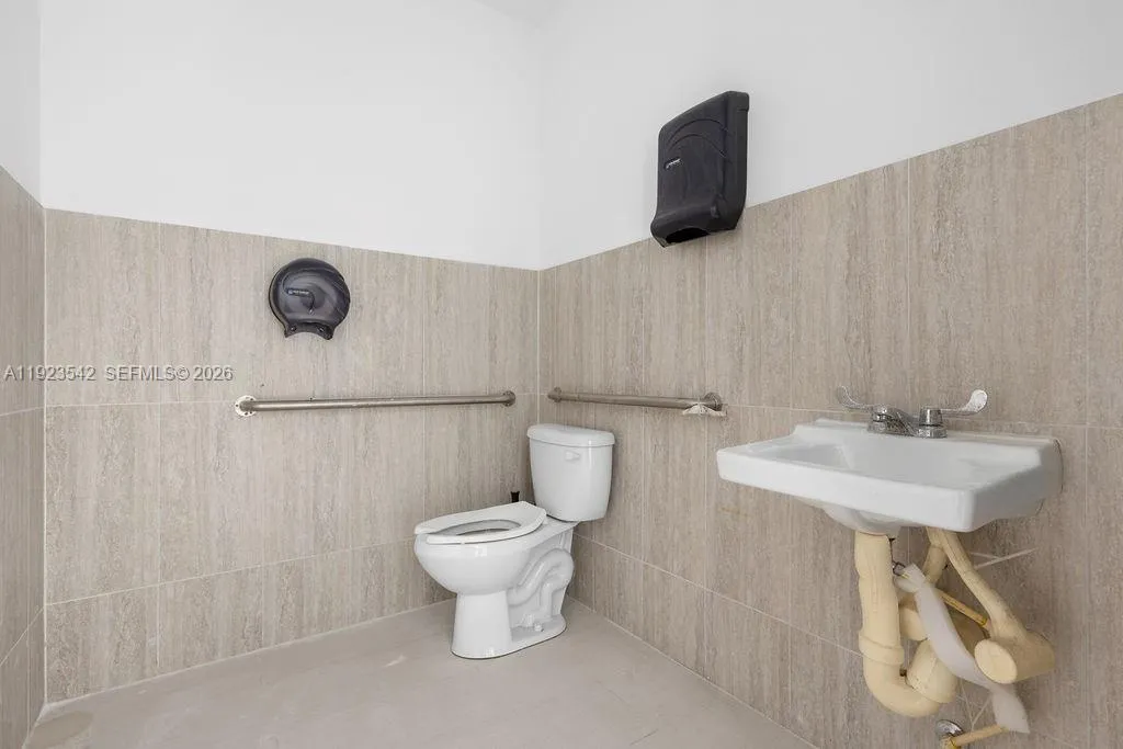 2500 Wilton Dr, Wilton Manors, Florida 33305, Wilton Manors, Florida 33305, ,Commercial Sale,For Sale,2500 Wilton Dr, Wilton Manors, Florida 33305,A11923542