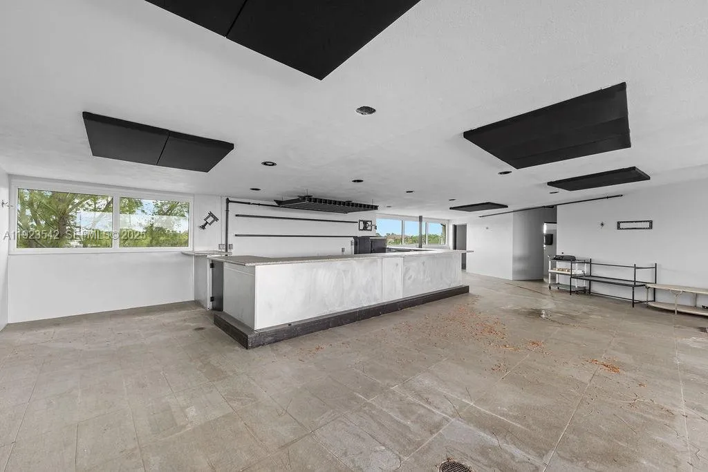 2500 Wilton Dr, Wilton Manors, Florida 33305, Wilton Manors, Florida 33305, ,Commercial Sale,For Sale,2500 Wilton Dr, Wilton Manors, Florida 33305,A11923542