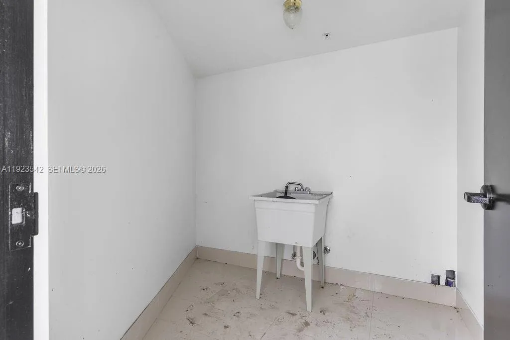 2500 Wilton Dr, Wilton Manors, Florida 33305, Wilton Manors, Florida 33305, ,Commercial Sale,For Sale,2500 Wilton Dr, Wilton Manors, Florida 33305,A11923542